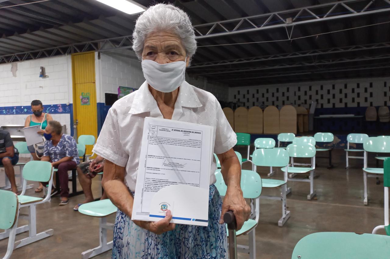 Emoção e alegria na entrega de mais 40 escrituras no Odécio Degan em Limeira