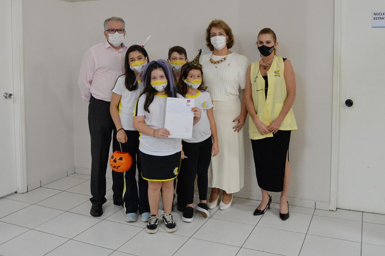 Injeção de Ânimo distribui mais de 2 mil cartas para funcionários da Saúde em Limeira