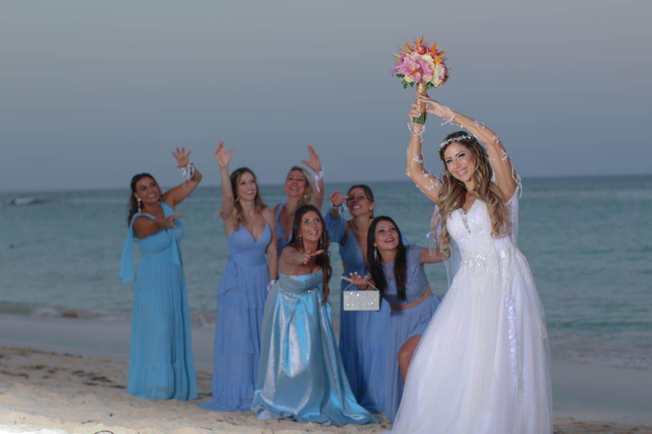 Cantora Luana Monalisa e o cirurgião plástico João Almeida, realizam casamento luxuoso no Caribe