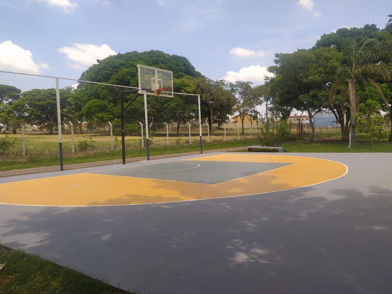 Praça Oscar Antonio Breda em Limeira recebe melhorias