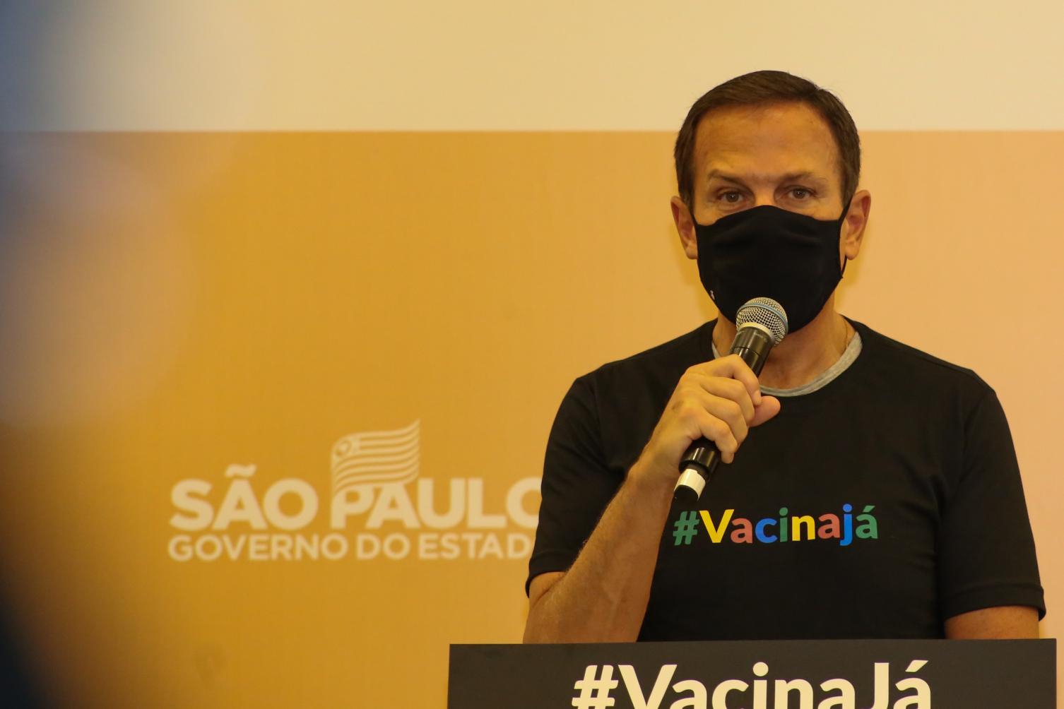 Indígena de 8 anos que faz tratamento de saúde em SP é 1ª criança vacinada do Brasil