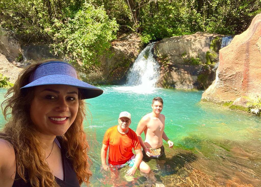 Chitãozinho e família mostram o lado aventureiro em viagem à Costa Rica