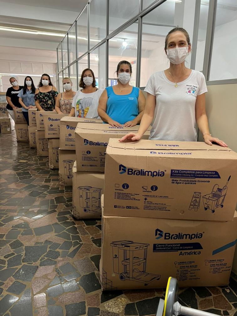 Escolas da rede municipal de Cordeirópolis recebem carrinho de limpeza