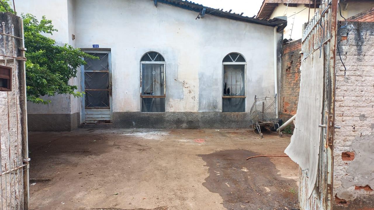Limpeza compulsória é realizada em imóvel no Pq. Nossa Senhora das Dores em Limeira