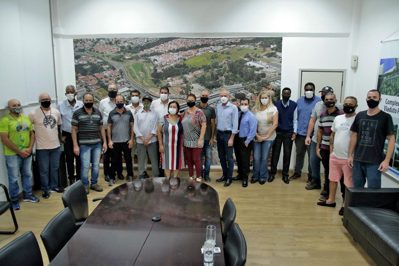 Prefeito de Limeira se reúne com moradores e anuncia individualização de contas