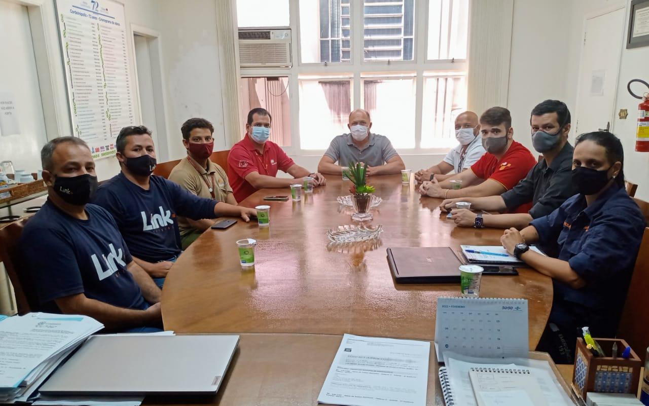 Em reunião com operadoras de internet, Prefeitura analisa situação das fiações em Cordeirópolis
