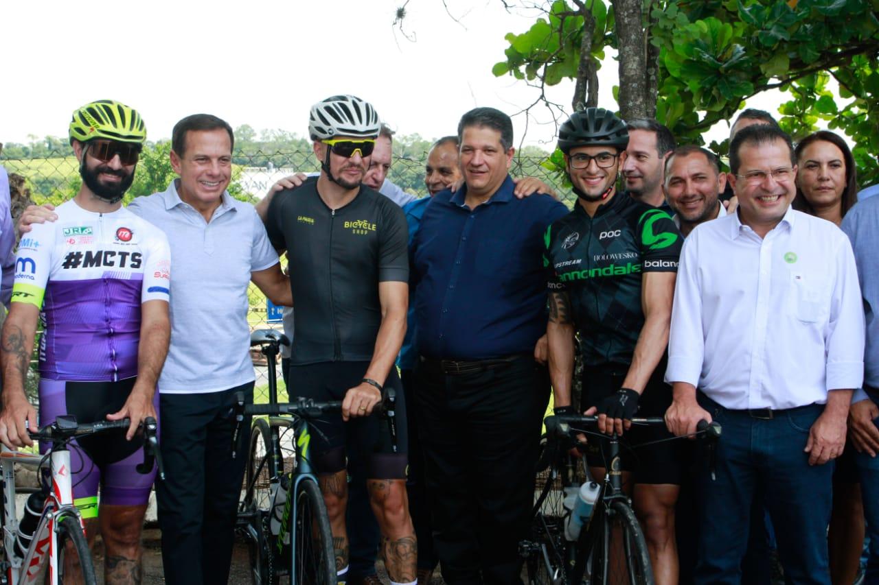 Doria lança projeto da primeira ciclovia de longa distância em rodovia no Brasil