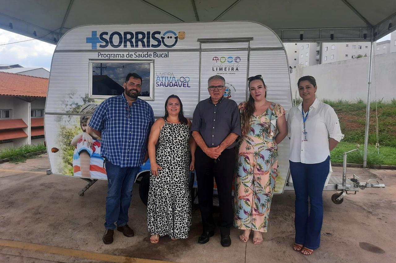 Secretária de Saúde de Itirapina conhece programa de saúde bucal de Limeira
