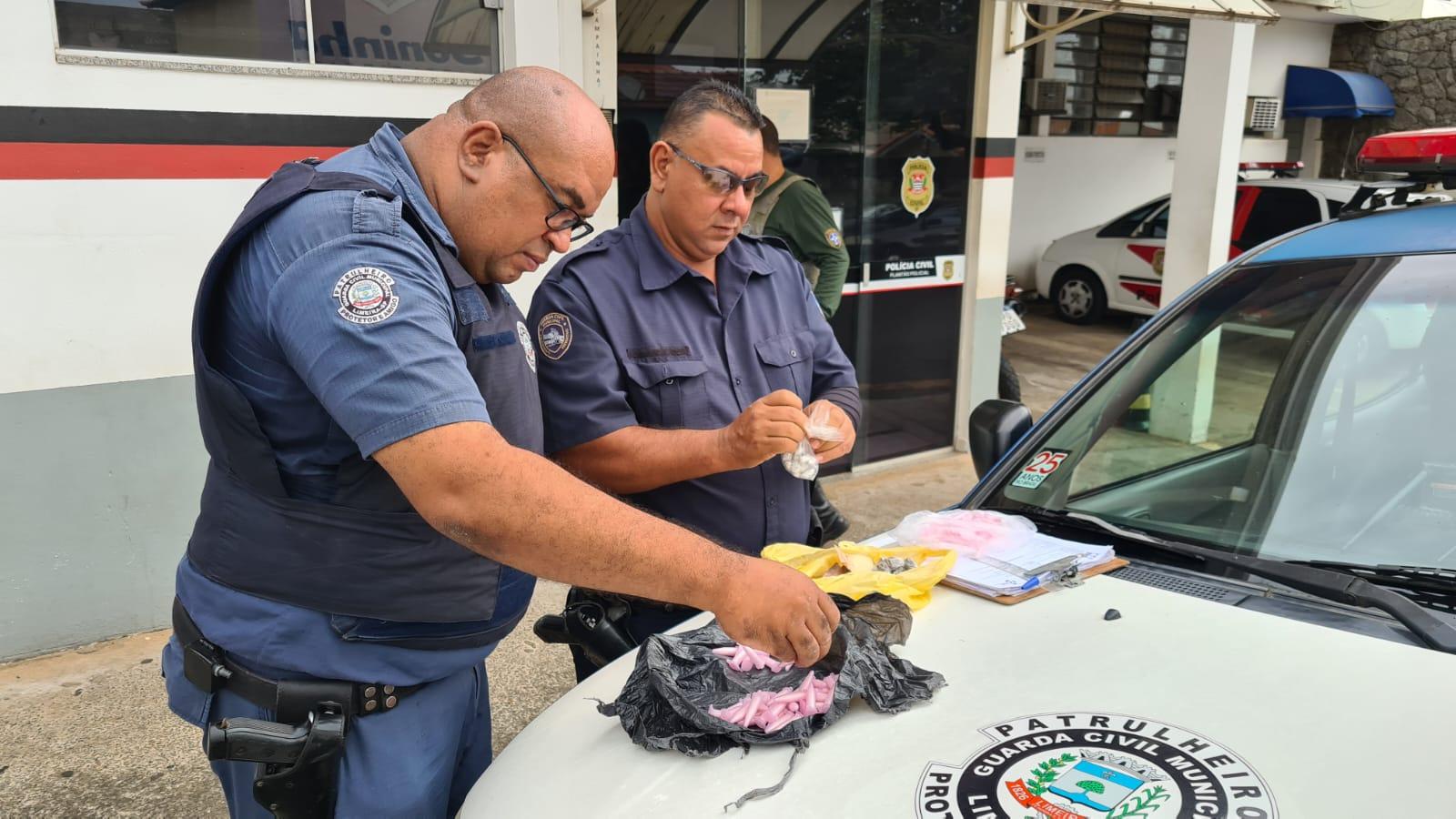 GCM apreende drogas no Jardim Ernesto Kühl em Limeira