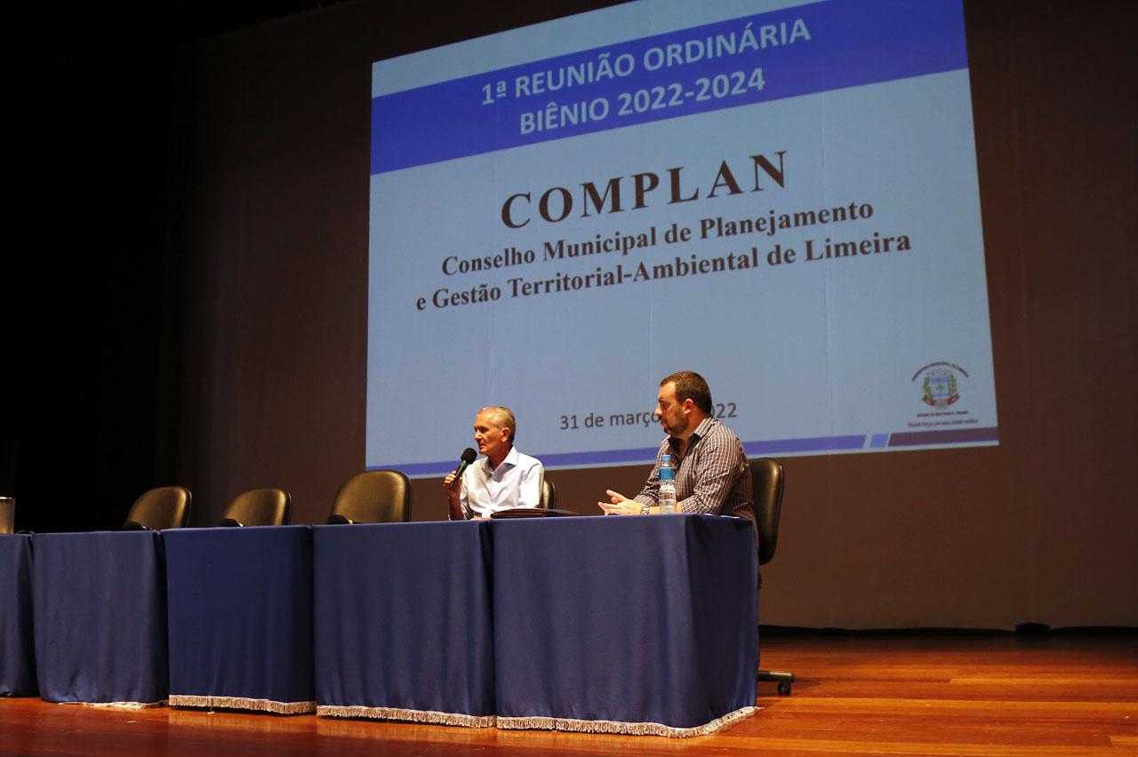 Prefeito de Limeira empossa conselheiros que irão revisar Plano Diretor