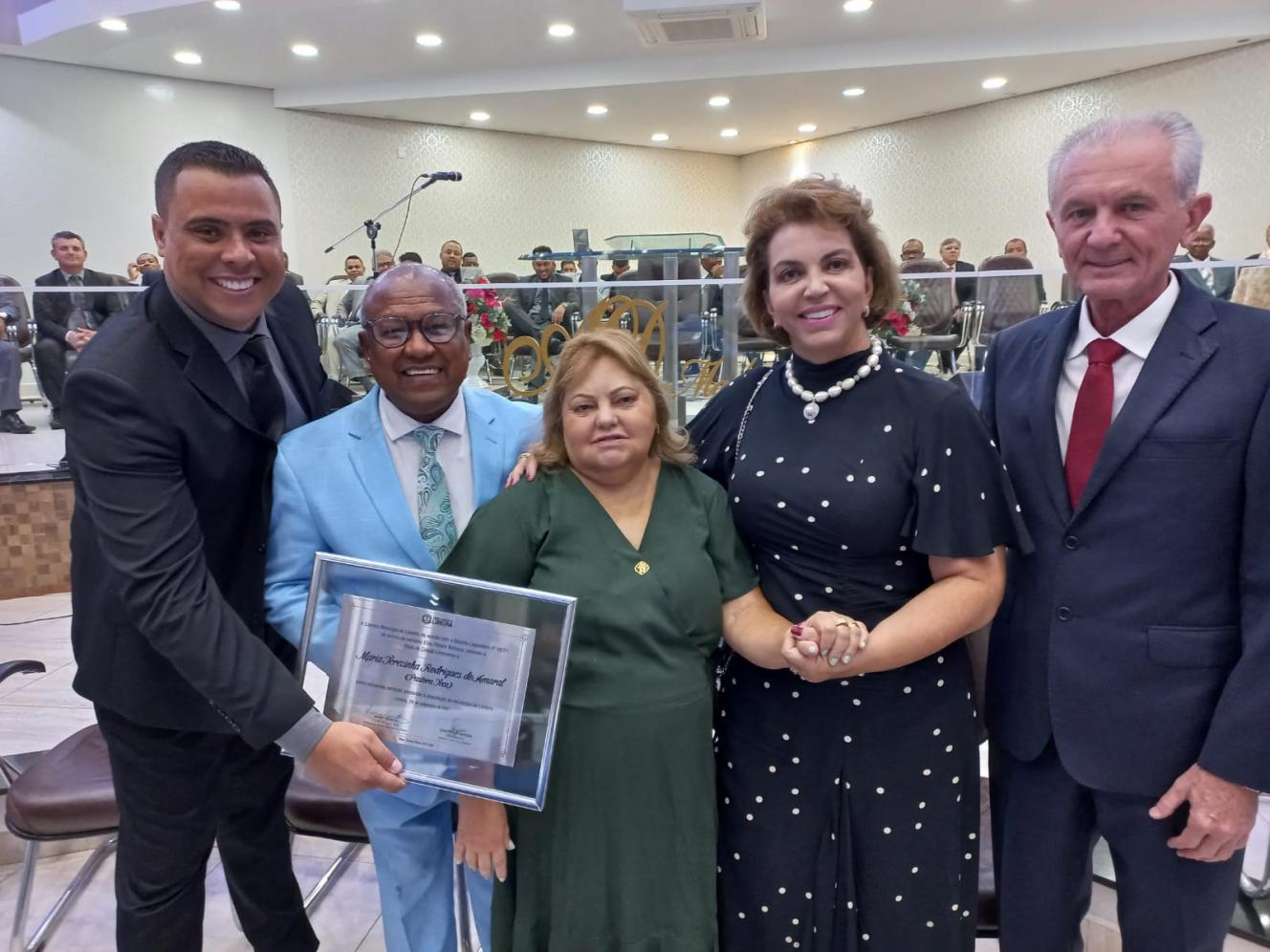 Pastora Teca recebe Título de Cidadã Limeirense; prefeito acompanha homenagem