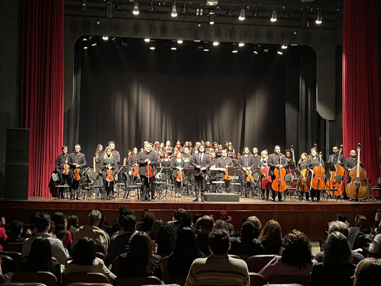 Maestro peruano se encanta com público limeirense
