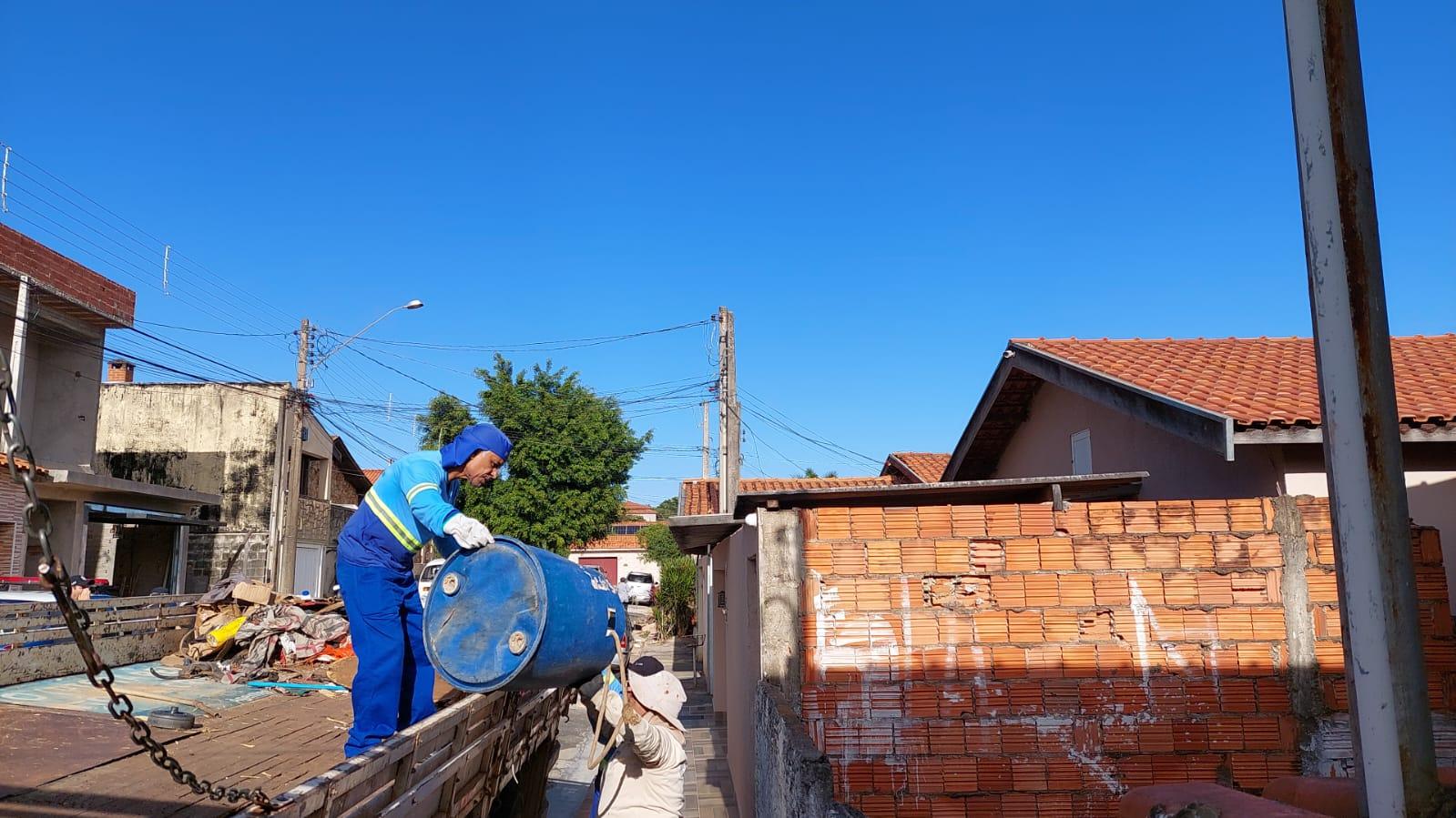 Casa na Vila Queiroz em Limeira é alvo de limpeza compulsória