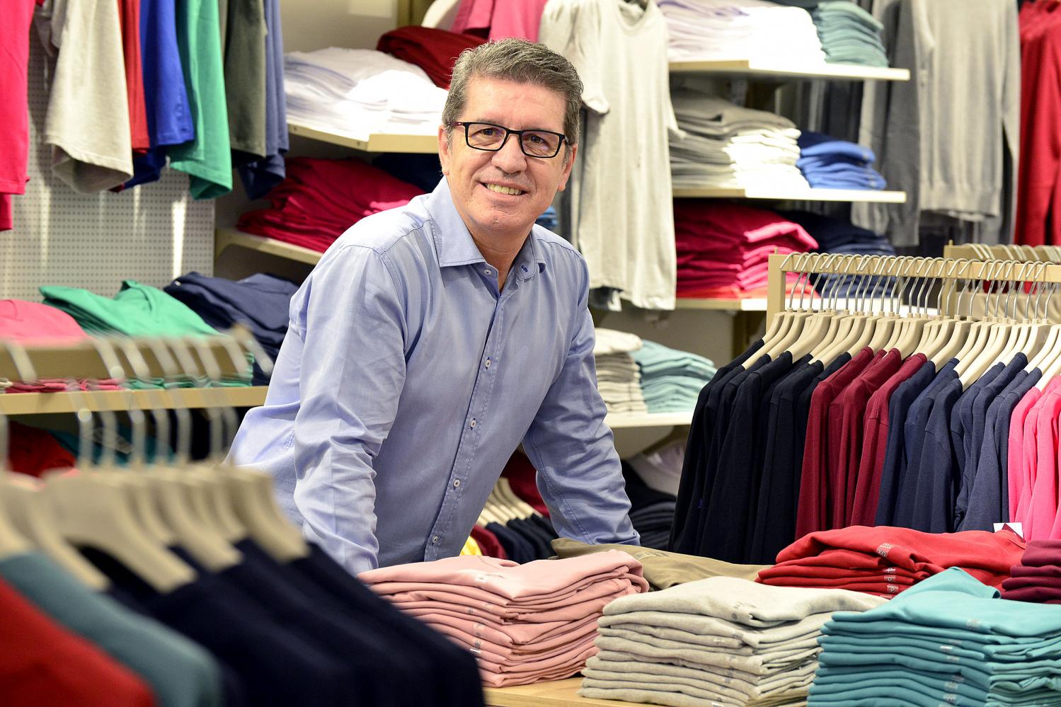 Varejo de moda comemora o frio prolongado que impulsiona as vendas