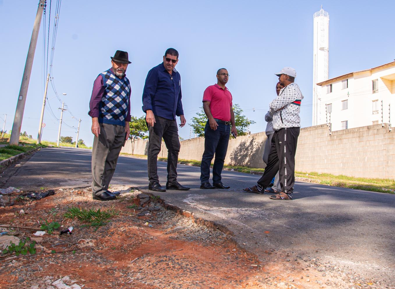 Comissão de Obras volta a cobrar reparos em asfalto do Residencial Rubi em Limeira