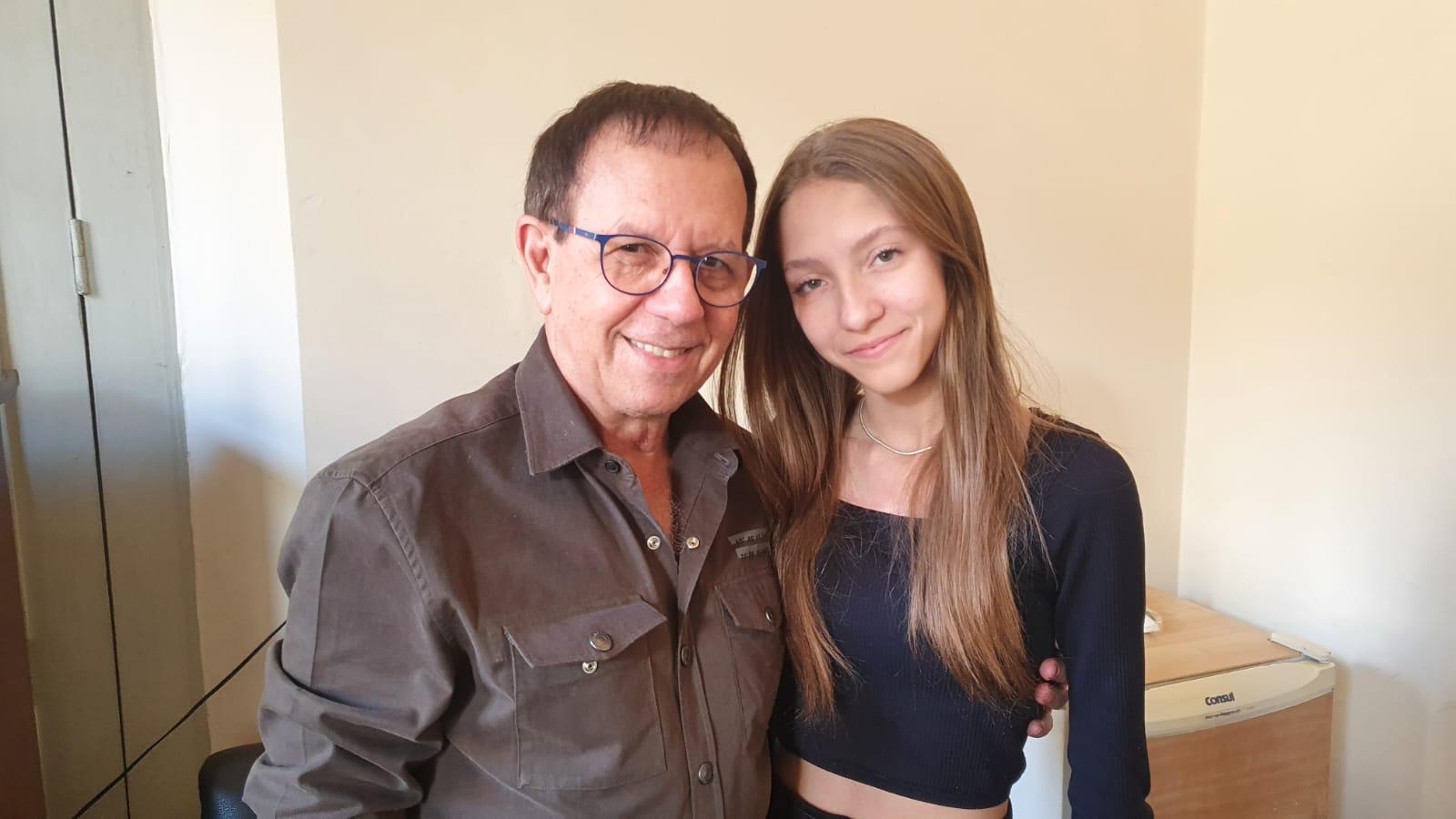 Farid recebe artista limeirense participante do programa da Record