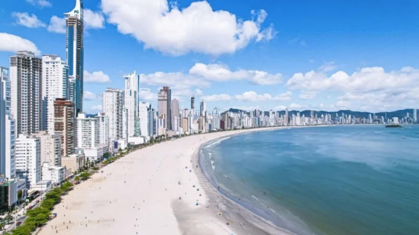 Balneário Camboriú completa 58 anos: conheça a história da cidade e como se formou a economia