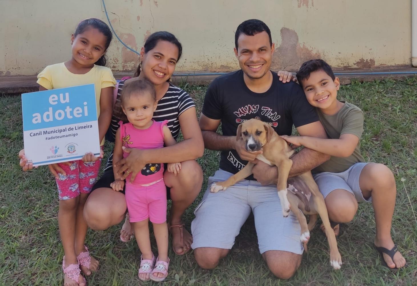 Mais cinco famílias adotam animais em evento da Prefeitura de Limeira