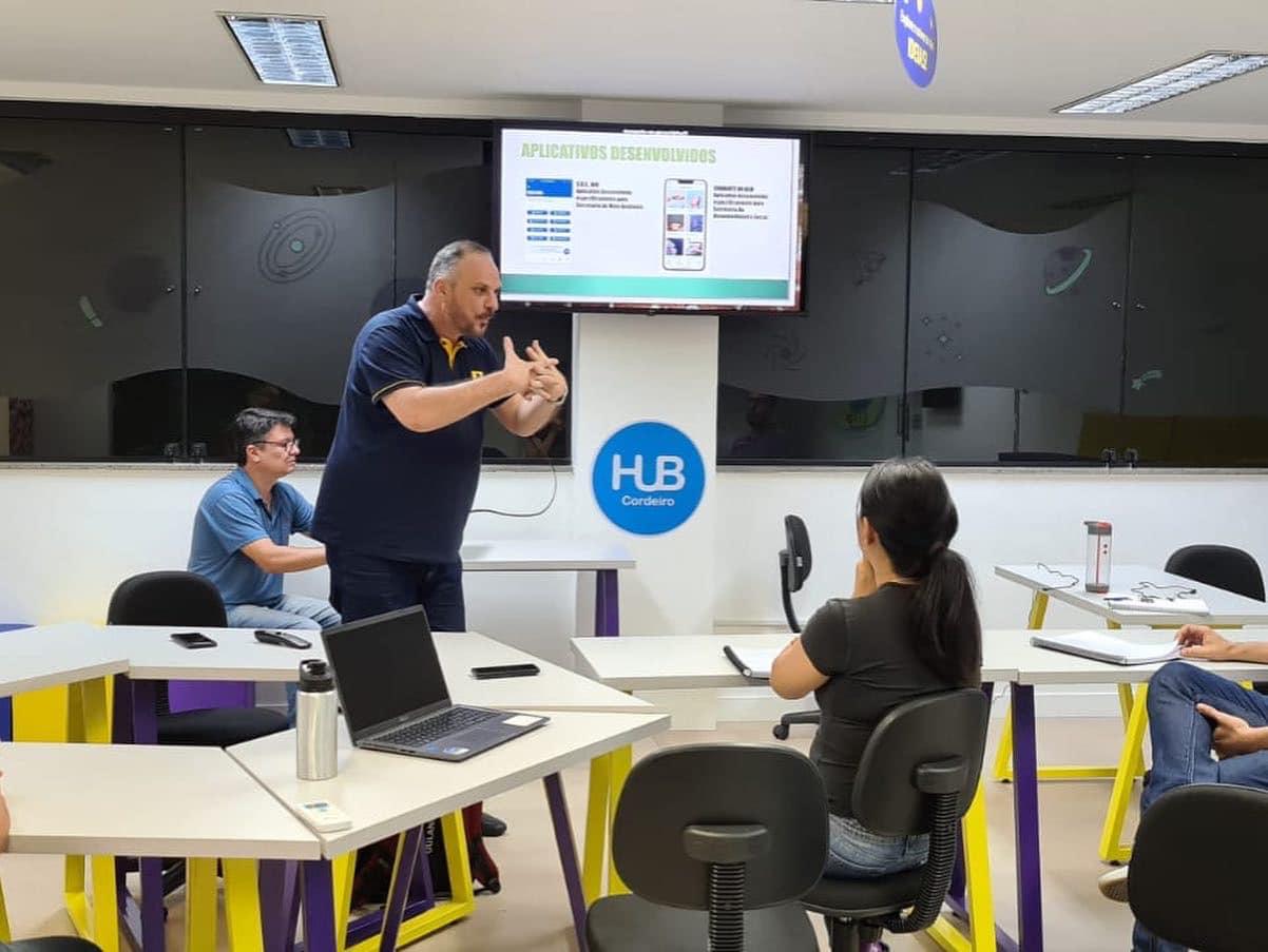 HUB Cordeiro inicia atividades práticas do mundo das startups