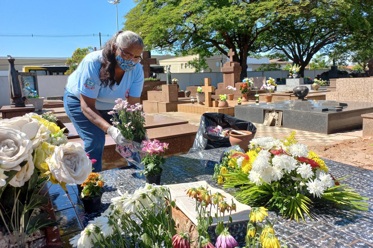 Cemitérios de Limeira devem receber 7 mil visitantes no fim de semana