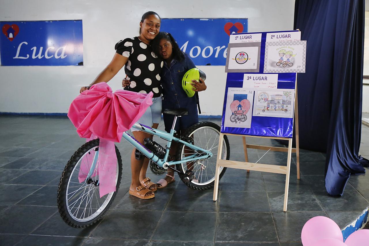 Escola Luca Moore em Limeira premia alunos em projeto sobre mobilidade urbana