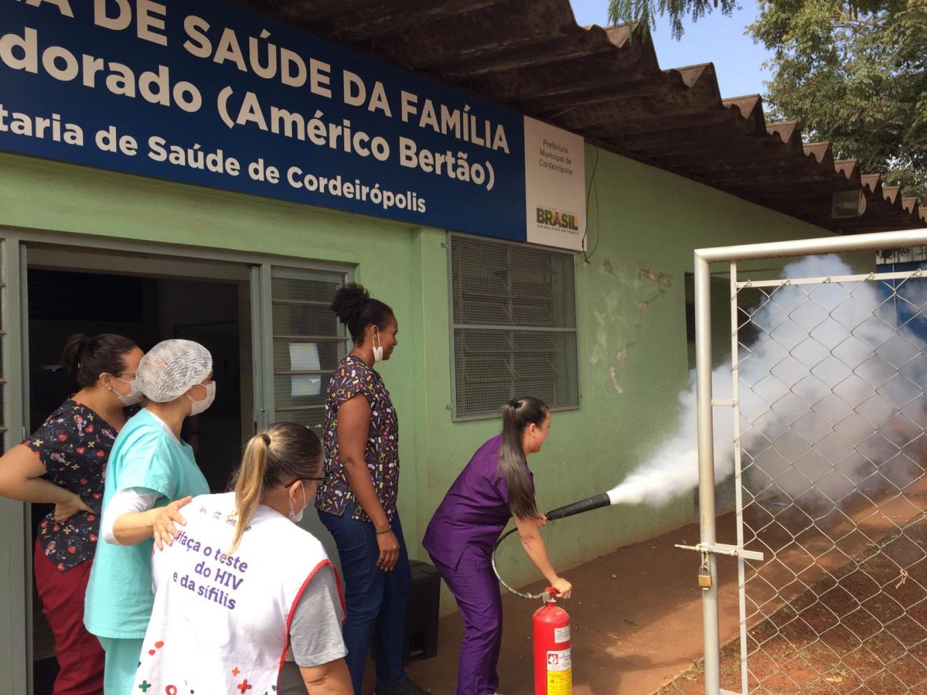 Equipe de Segurança do Trabalho renova os extintores em todas as Unidades de Saúde de Cordeirópolis