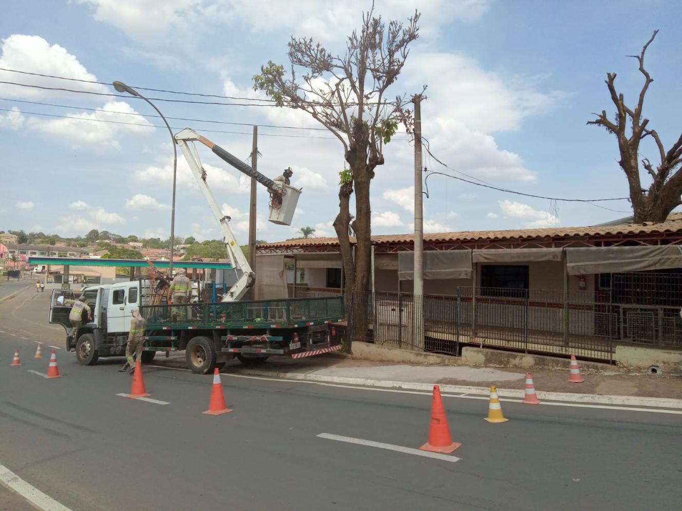 Região central de Cordeirópolis recebe limpeza e manutenção