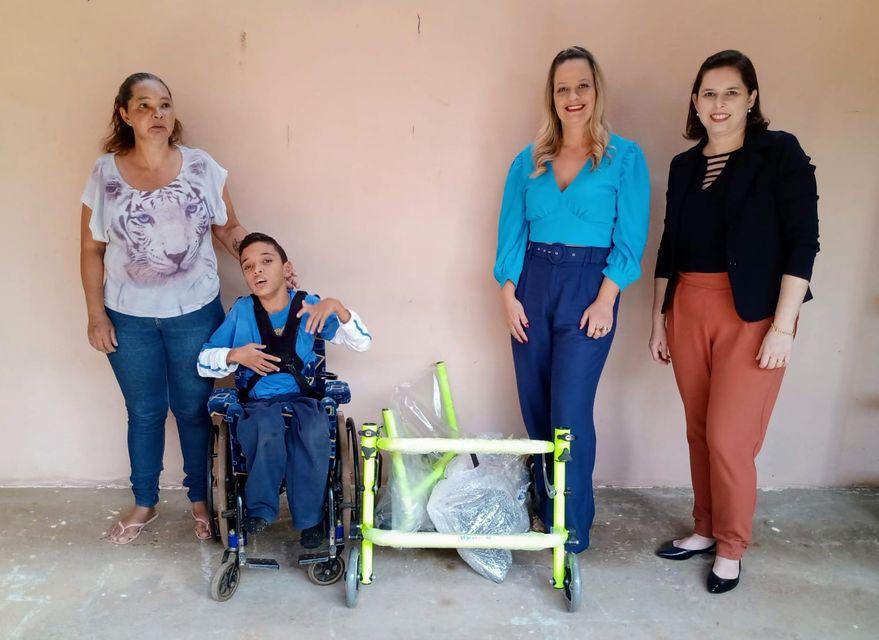 Fundo Social de Cordeirópolis faz doação de andador