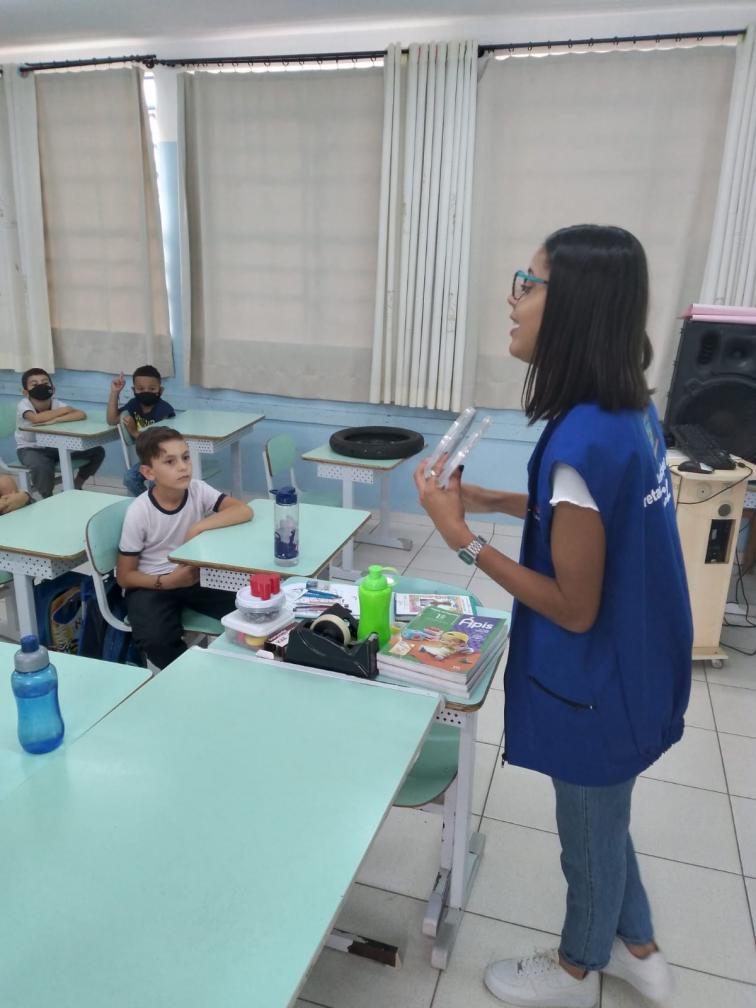 Alunos de escola municipal de Limeira assistem à palestra sobre prevenção à dengue