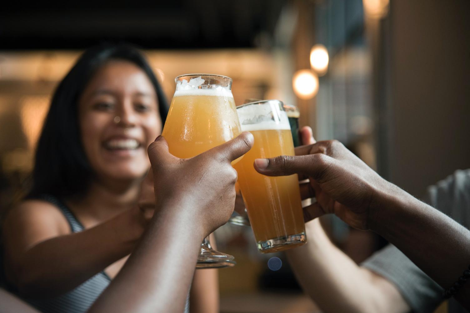 Bares e restaurantes projetam 50% de crescimento com festas de final de ano e Copa do Mundo