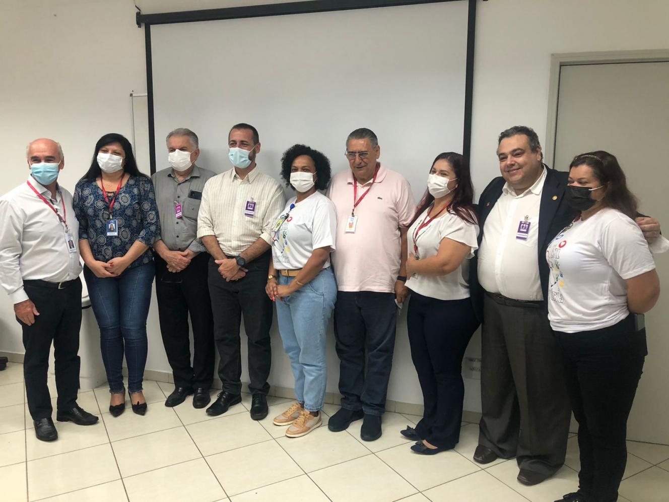 Santa Casa de Limeira reinaugura brinquedoteca onde crianças internadas estudam