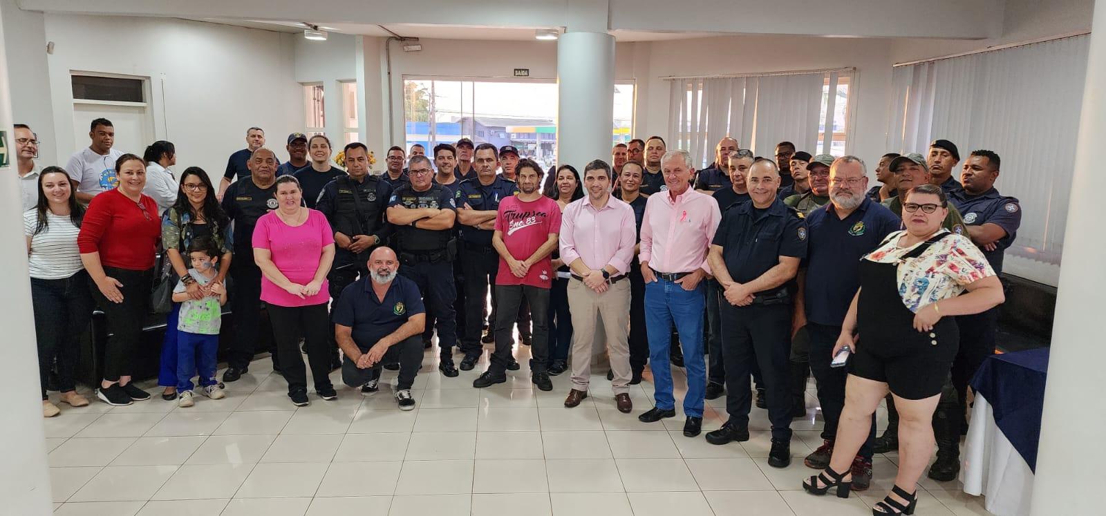 Prefeito de Limeira participa de café em homenagem aos guardas municipais