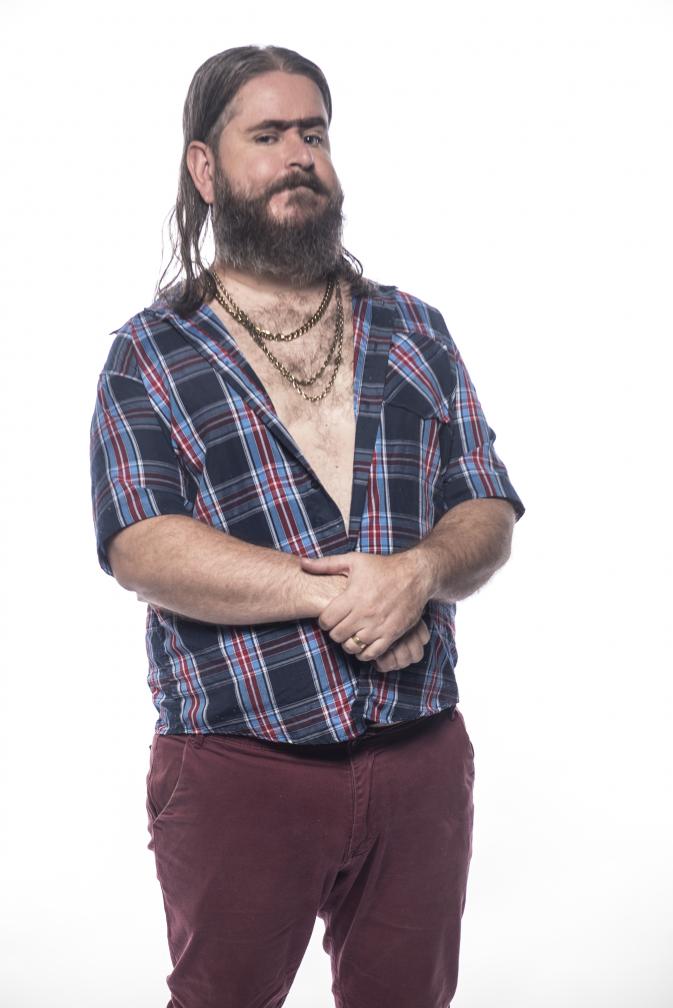 O humorista Cleber Rosa se apresenta em Limeira