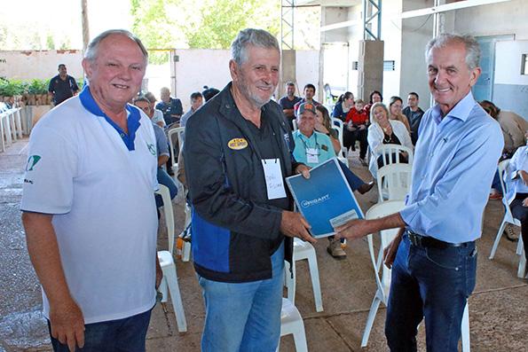 Prefeito de Limeira prestigia entrega de diagnóstico de preservação a proprietários rurais