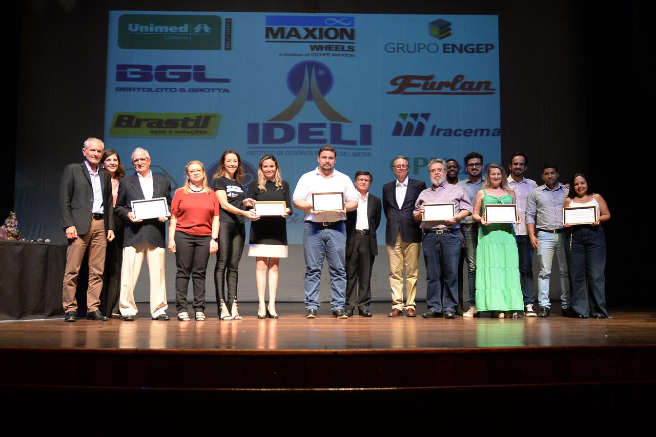 Prefeito de Limeira prestigia encerramento do projeto Empresários do Futuro