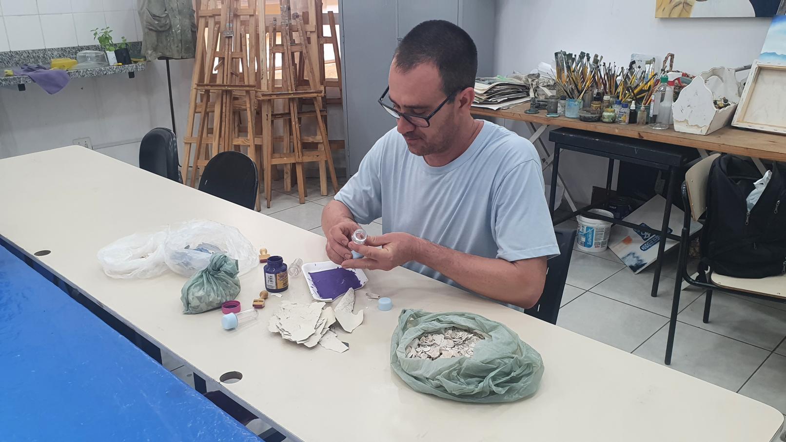Artista limeirense expõe obras no Rio Grande do Sul