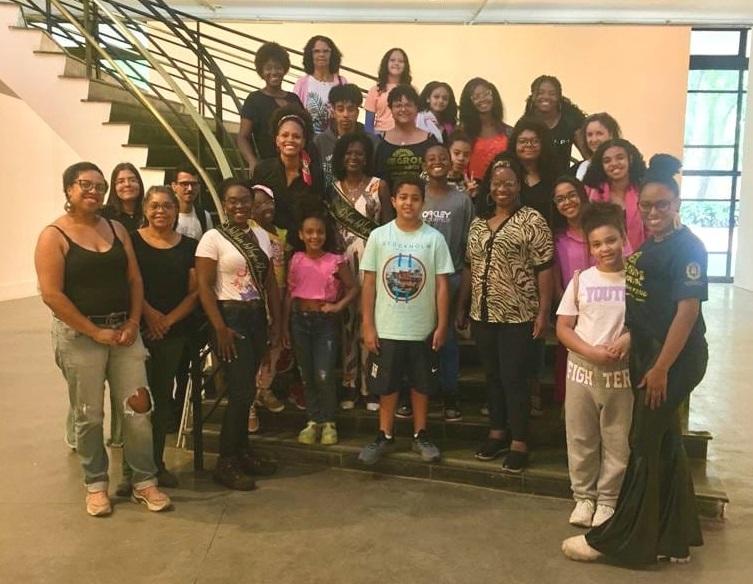 Vencedores do Concurso Negros Dourados visitam o Museu Afro Brasil