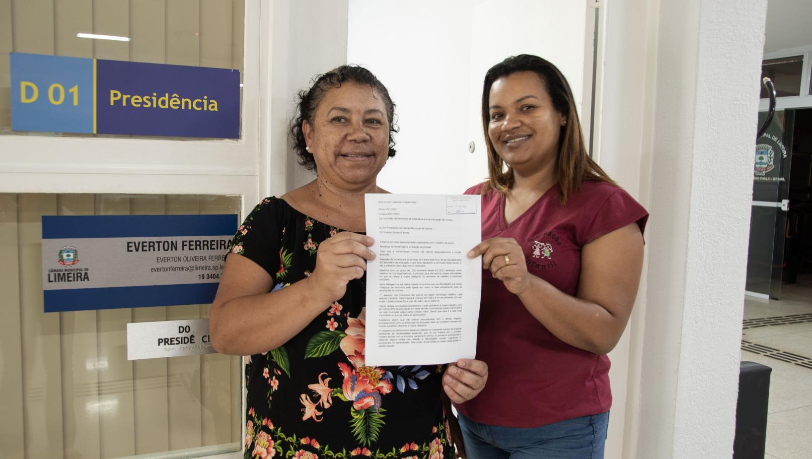 Presidente da Câmara de Limeira recebe monitoras da rede municipal de educação