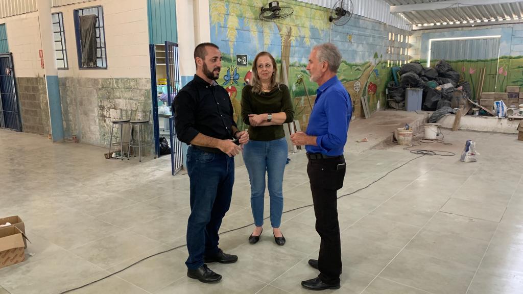 Prefeito de Limeira visita escolas municipais