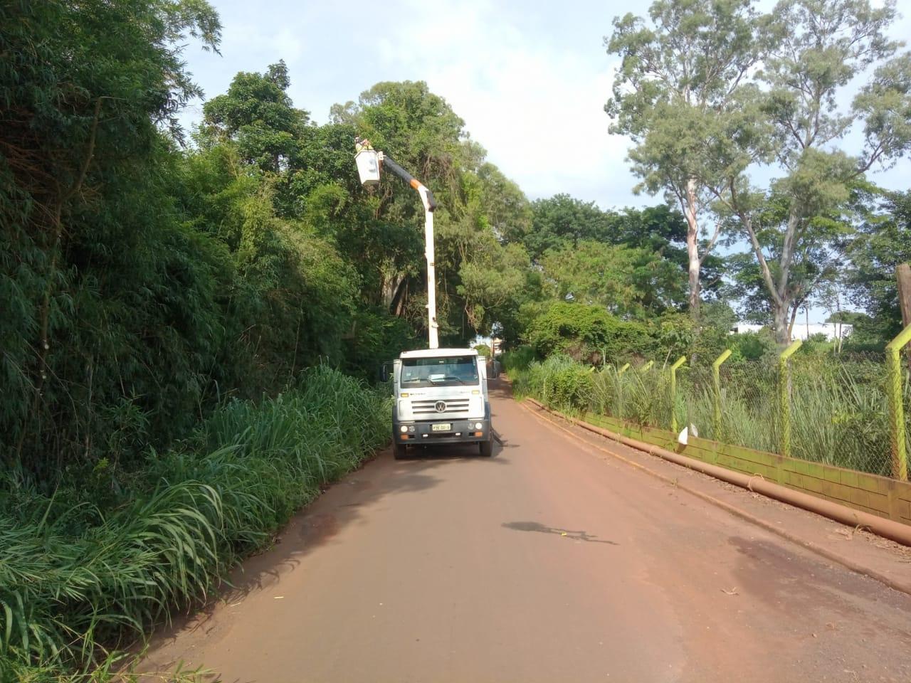Bairro de Cascalho em Cordeirópolis recebe limpeza e manutenção