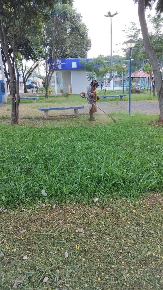 Praça do Jardim Bela Vista em Cordeirópolis recebe limpeza e manutenção