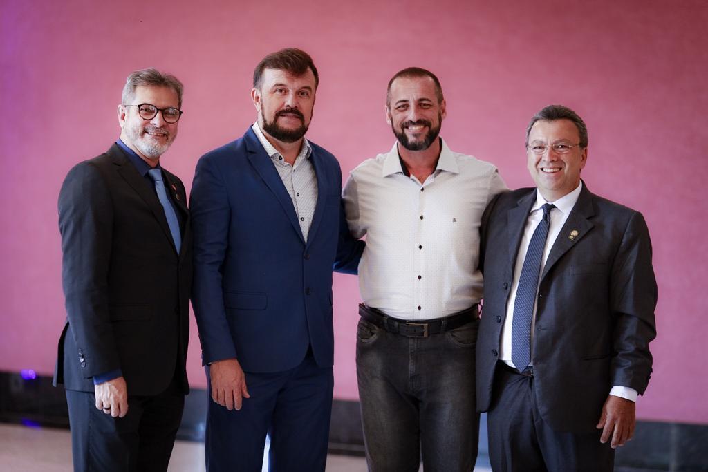 Secretário de Limeira é reeleito para diretoria de Dirigentes de Educação