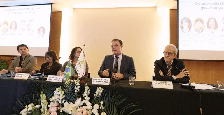  Ministro participa de evento para discutir política climática no Brasil
