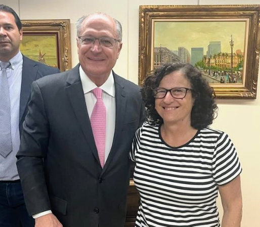 Vice-prefeita de Cordeirópolis, Fátima Celin, é recebida pelo vice-presidente da república, Geraldo Alckmin, em Brasília