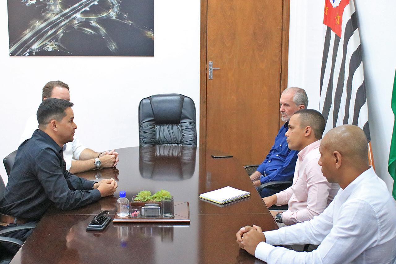 Empresa apresenta projeto de parque de energia solar em Limeira