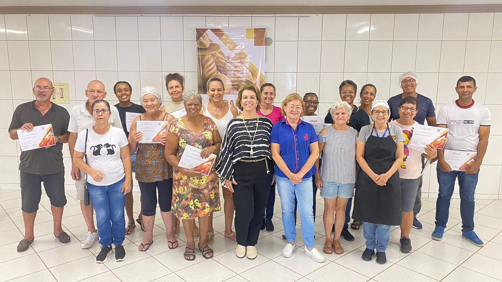 50 pessoas concluem curso de Padaria Artesanal em Limeira