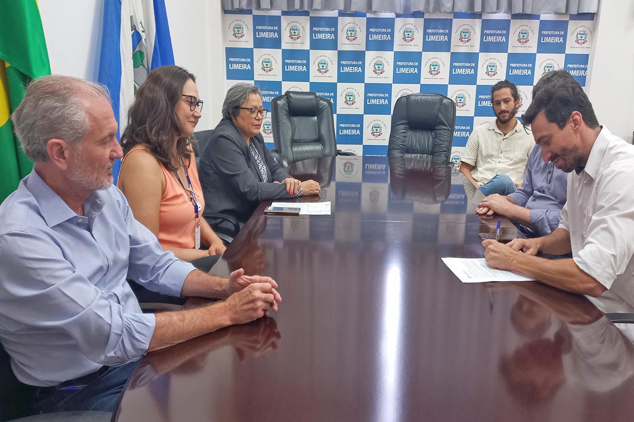 Prefeitura de Limeira e Suzano celebram parceria para oferta de cursos profissionalizantes