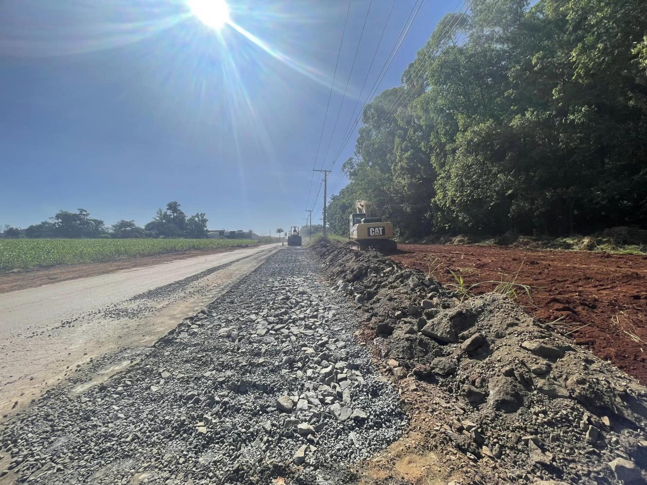 Prefeitura de Cordeirópolis inicia recapeamento na Estrada Municipal Carmelo Fior