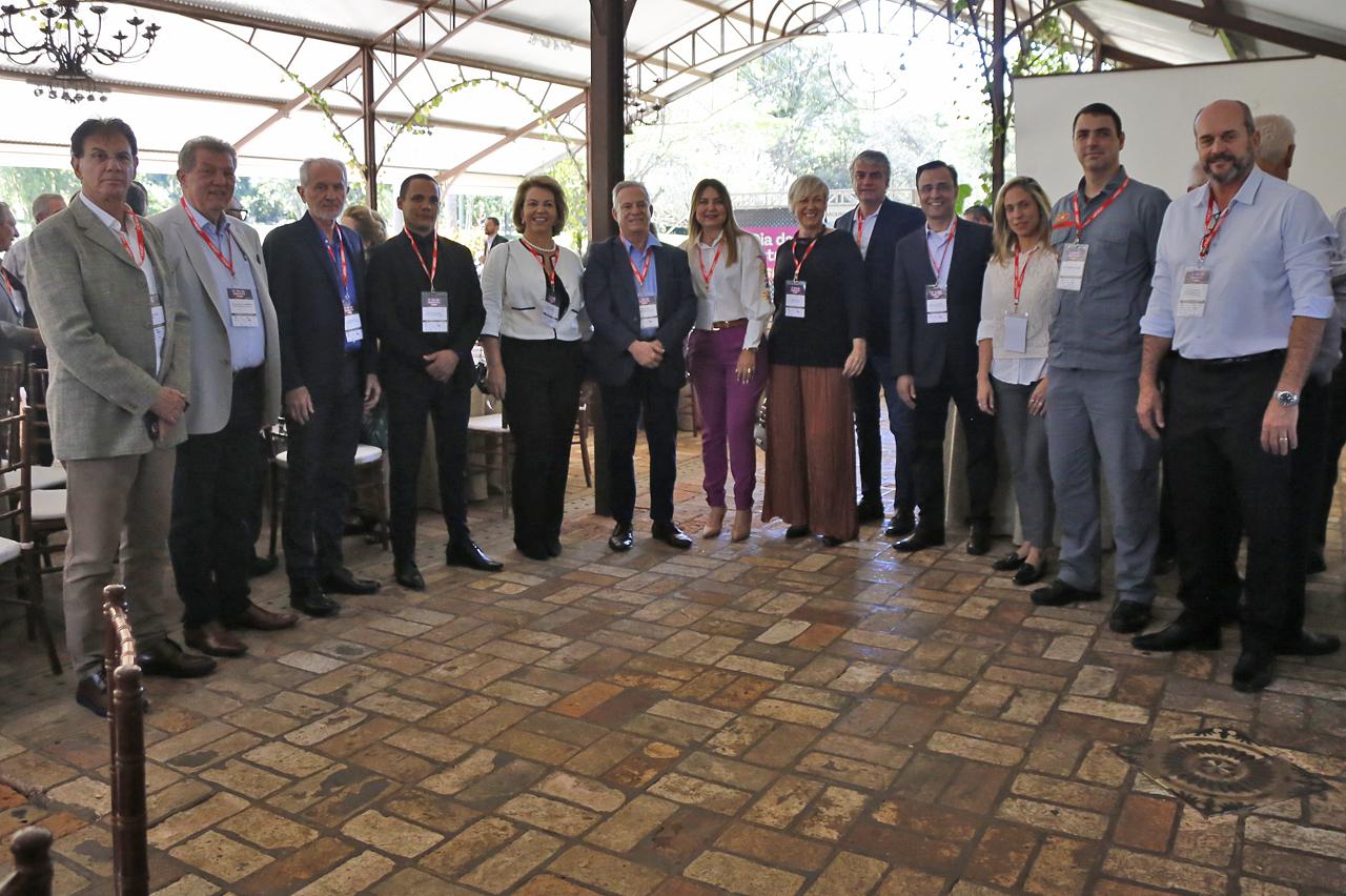 Prefeito de Limeira prestigia evento do Dia da Indústria