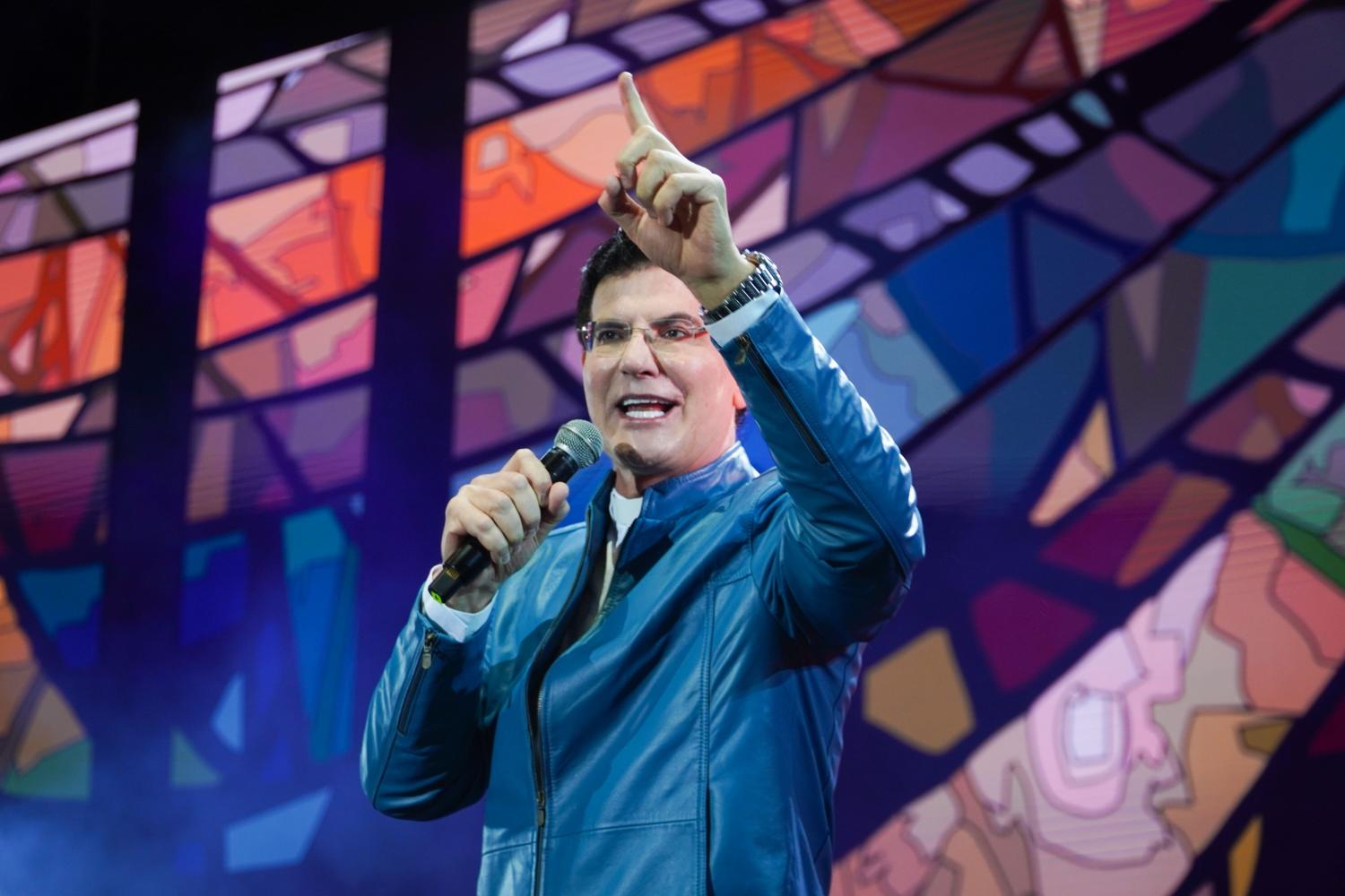 Padre Reginaldo Manzotti faz show em Jerusalém e reúne mais de 3000 mil pessoas